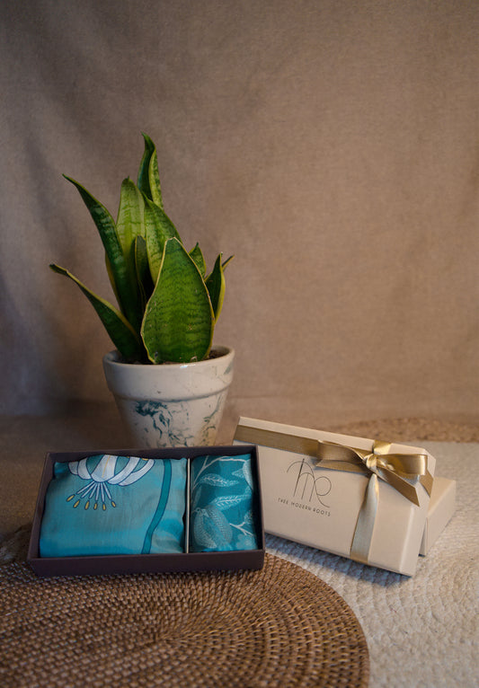 Casablanca, the combo of Silk Pocket Square and Silk Stole