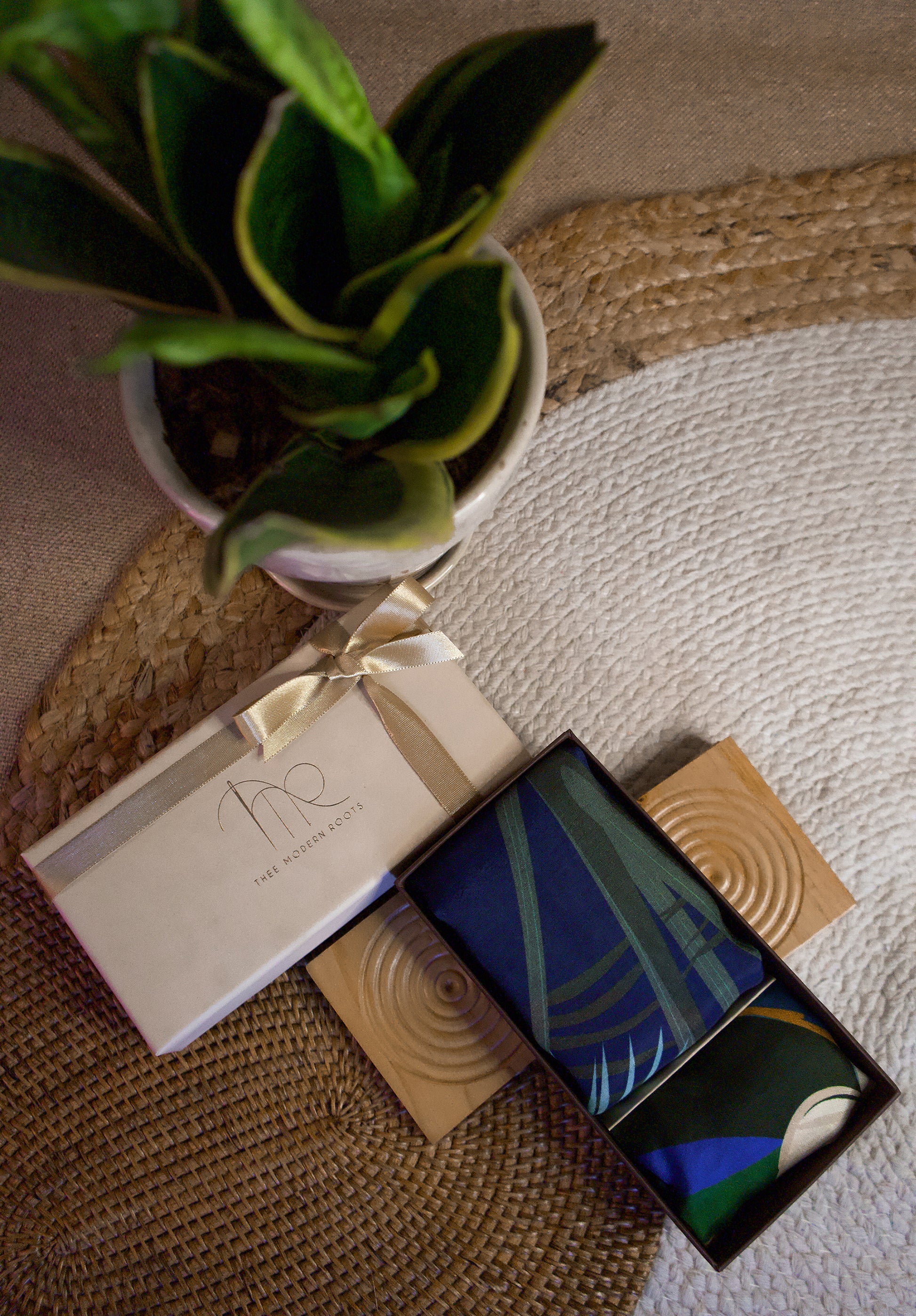 Palm Springs, the combo of Silk Pocket Square & Cotton Scarf