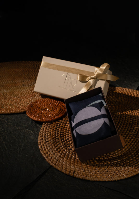 It happened one night, the combo on Silk Pocket Square & Cotton Stole