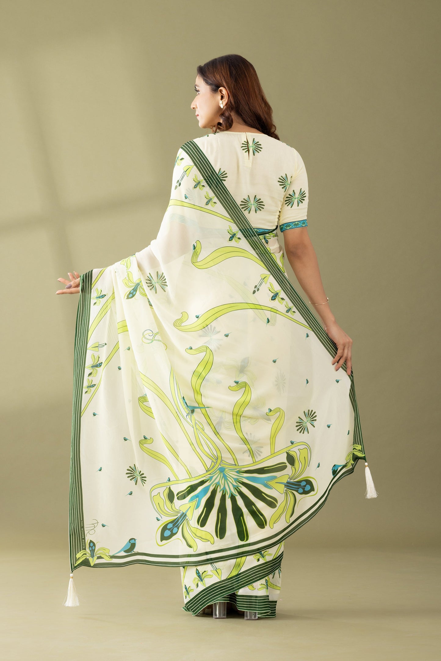 Kaleidoscope Garden Ivory Printed Georgette Saree